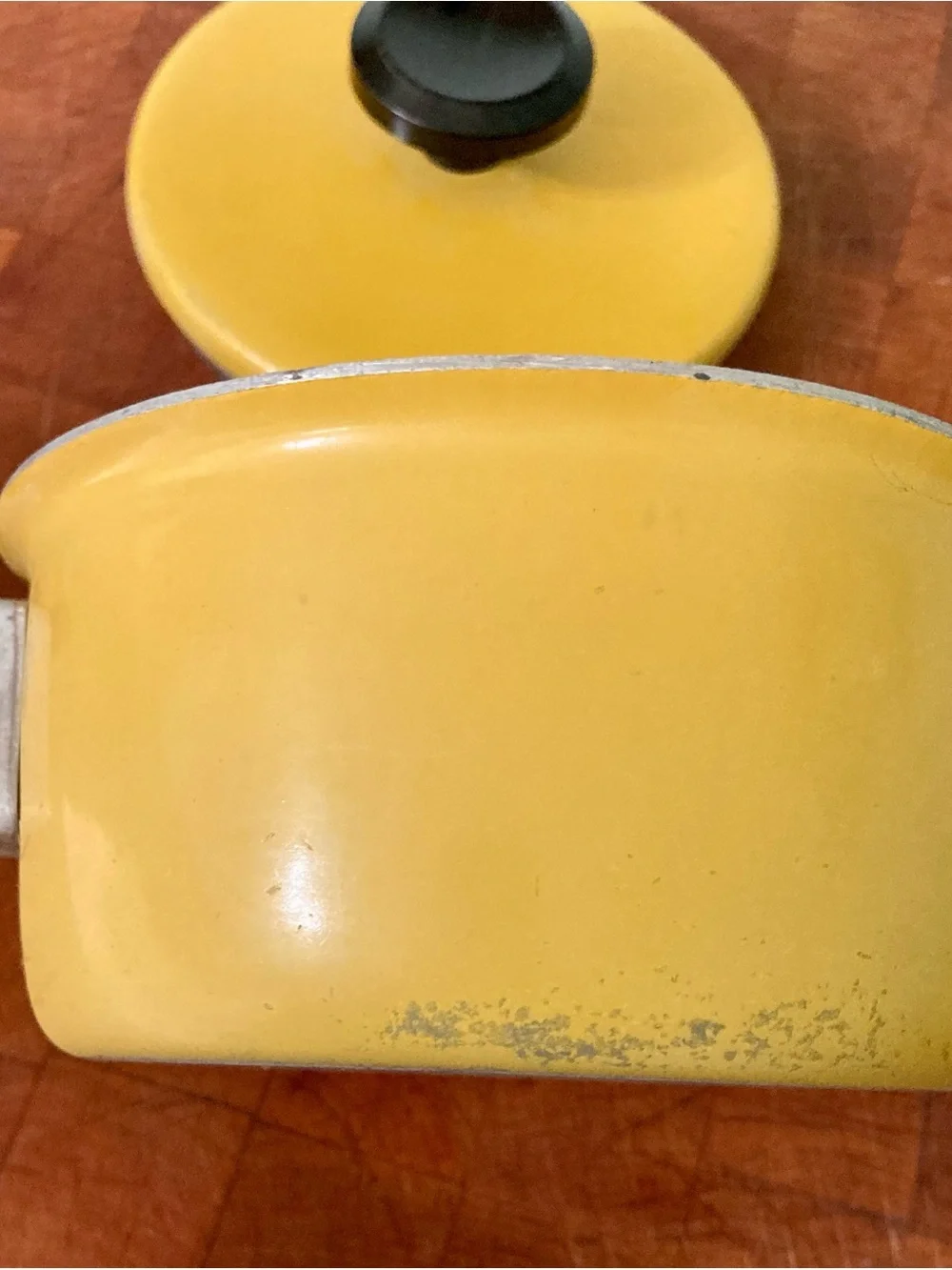 Harvest Gold 1 qt Enamel Saucepan with Black Handle and Lid Knob, Sears Roebuck